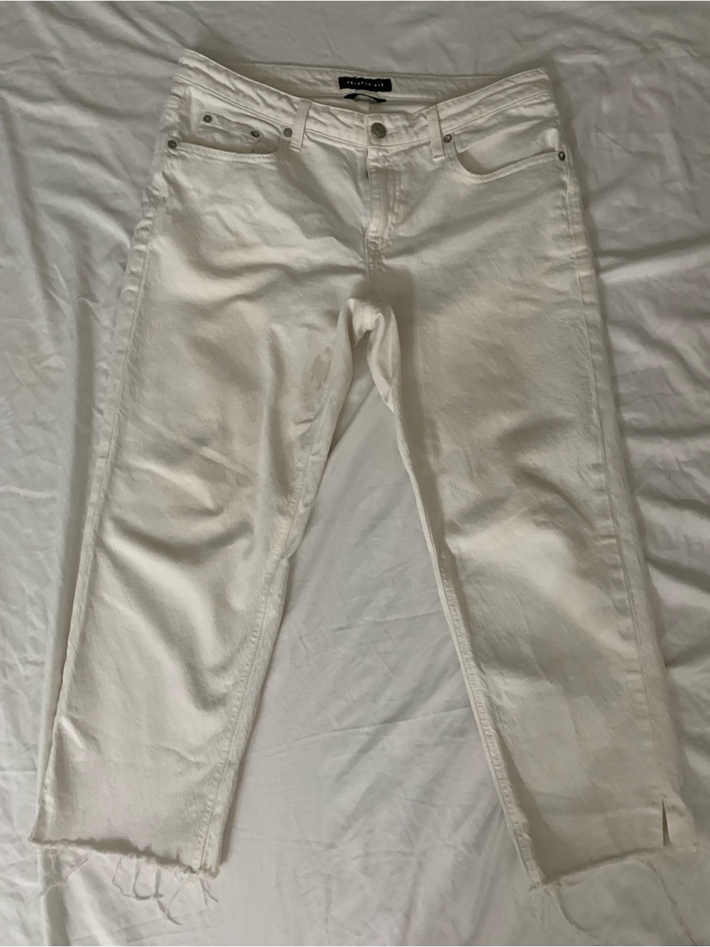 Aeropostale White Low-Rise Baggy Crop Jeans